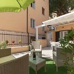 Pyramid Lovely Apartment With Garden